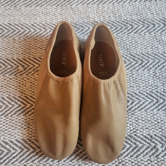 Block Neo-Flex Slip On Jazz Shoes - Picture 1 of 4